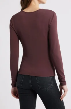 Keyhole Top