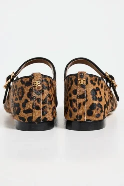 Michaela Flat