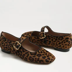 Michaela Flat