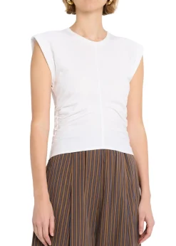 Nia Tee