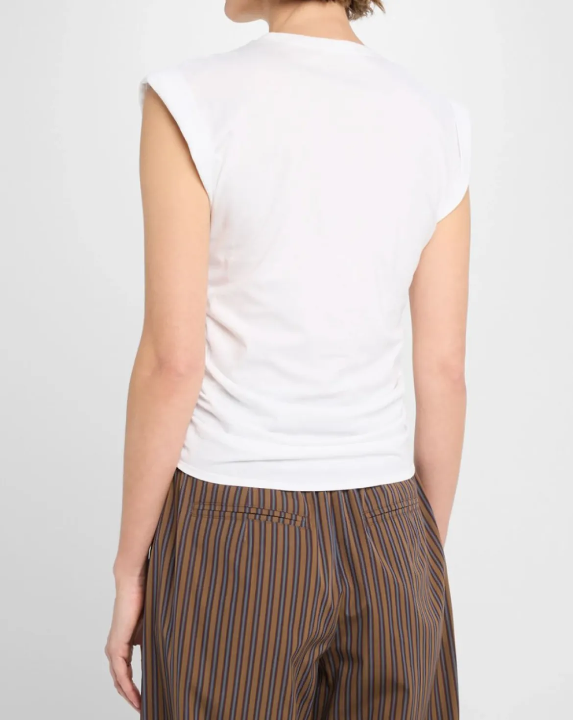 Nia Tee