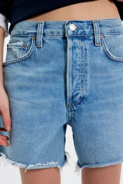 Nye Short in Post