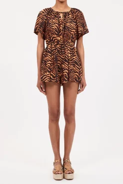 Valeria Coverup