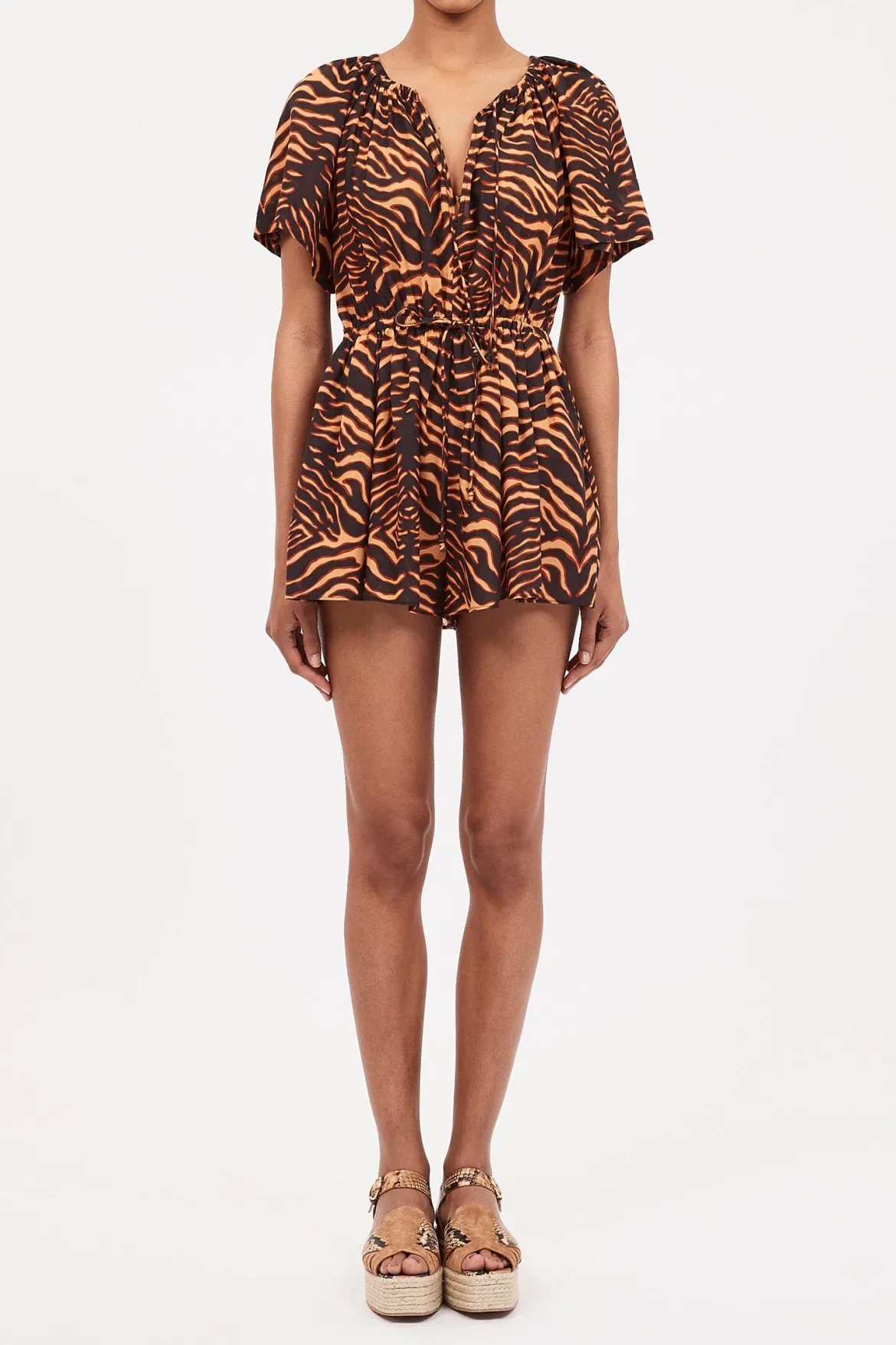 Valeria Coverup